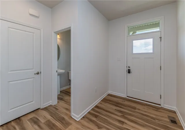 4th image of 403 Sydney Dr, Tipp City, OH 45371 | MLS# 964144