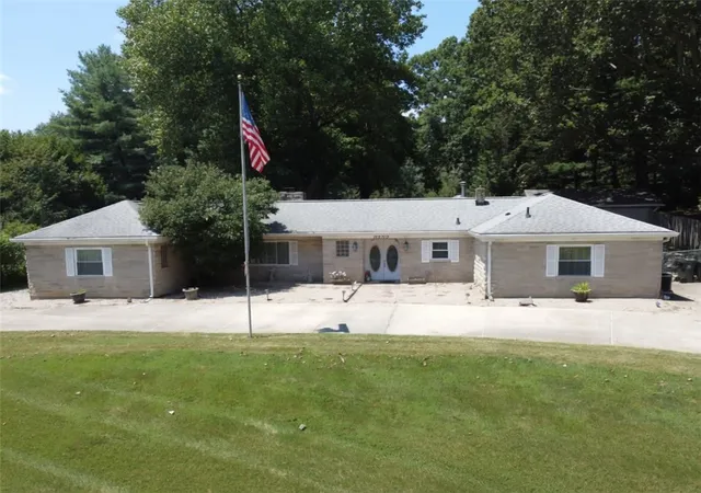 Photo 1 of Single family home for sale at 5555 Lindenwood Ln, Fairfield, OH 45014 | MLS# 963968 | Listing updated on 2026-08-17
