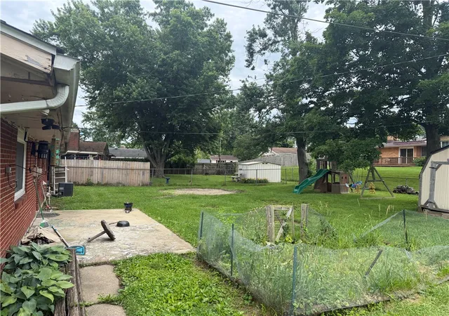 Photo 3 of Sale Pending at 406 Overla Blvd, Englewood, OH 45322 | MLS# 962208 | Listing updated on 2026-08-20