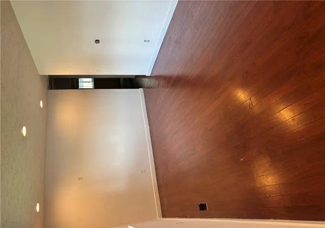 Photo 3 of Sale Pending at 406 Overla Blvd, Englewood, OH 45322 | MLS# 962208 | Listing updated on 2026-08-20