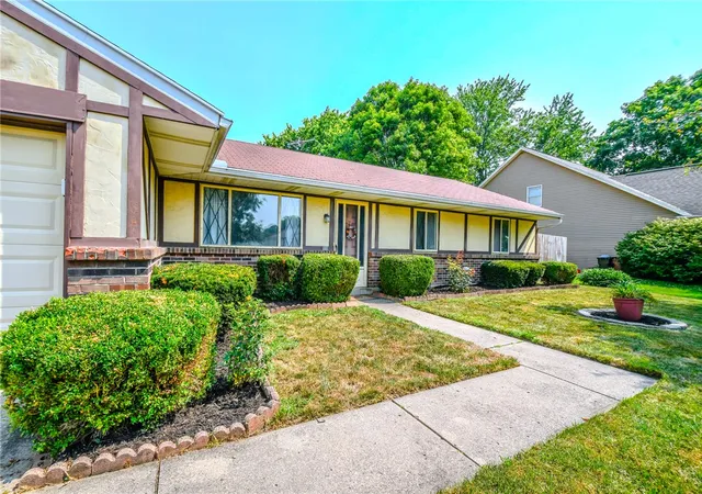 Photo 4 of Sale Pending at 1818 Carol Dr, Piqua, OH 45356 | MLS# 963855 | Listing updated on 2026-08-22