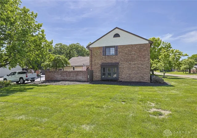 Listing Photo 2 - Condo for sale in building located at 1372 Black Forest Dr, West Carrollton, OH 45449 - Unit #80