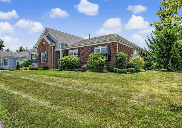 Listing Photo 2 - Condo for sale in building located at 2714 Cedarbrook Wy, Beavercreek, OH 45431 - Unit #