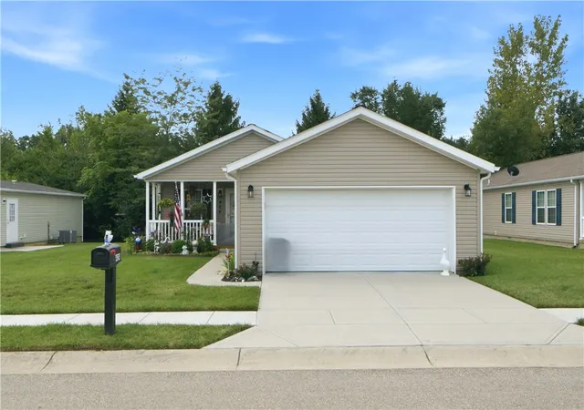 Photo 2 of Single family home for sale at 424 Park Hills Xing, Fairborn, OH 45324 | MLS# 964536 | Listing updated on 2026-08-23