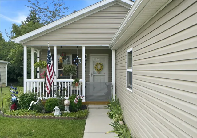 Photo 3 of Single family home for sale at 424 Park Hills Xing, Fairborn, OH 45324 | MLS# 964536 | Listing updated on 2026-08-23