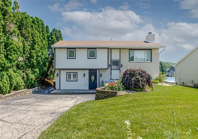 3rd image of 146 Lakengren Dr, Eaton, OH 45320 | MLS# 964141