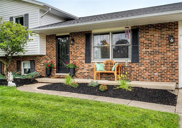 Photo 2 of Single family home for sale at 135 Baker Ln, Franklin, OH 45005 | MLS# 964655 | Listing updated on 2026-08-20