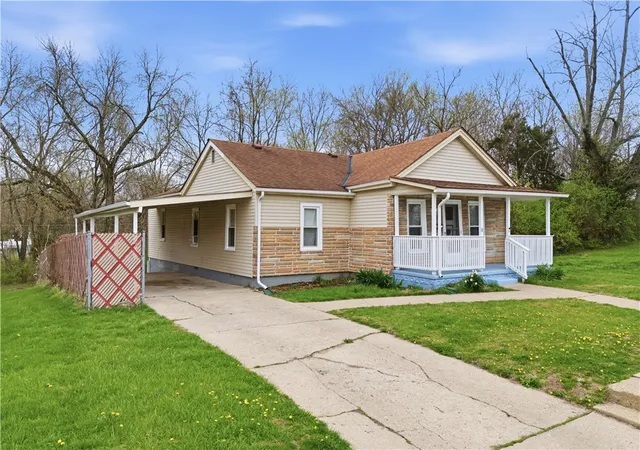 Photo 2 of Single family home for sale at 541 E Main St, Xenia, OH 45385 | MLS# 964875 | Listing updated on 2026-08-24