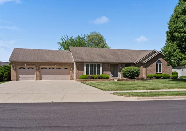 Photo 1 of Single family home for sale at 525 Burdick Dr, Washington Court House, OH 43160 | MLS# 964944 | Listing updated on 2026-08-25