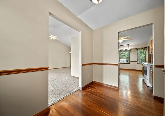 Photo 3 of Single family home for sale at 525 Burdick Dr, Washington Court House, OH 43160 | MLS# 964944 | Listing updated on 2026-08-25