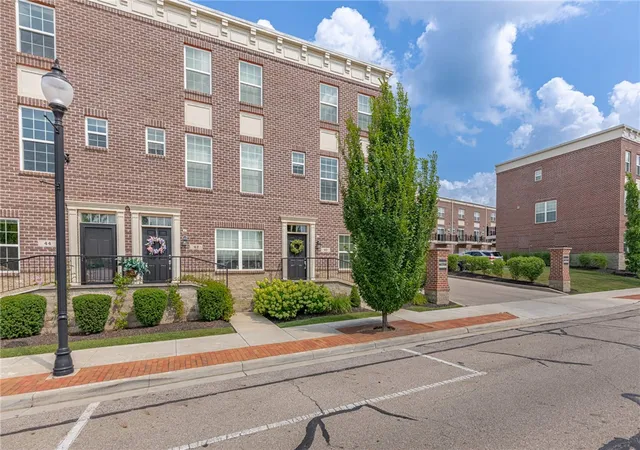 Photo 3 of Condo for sale at 40 N Center St, Springfield, OH 45502 | MLS# 964965 | Listing updated on 2026-09-24