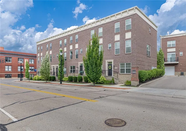 Photo 3 of Condo for sale at 40 N Center St, Springfield, OH 45502 | MLS# 964965 | Listing updated on 2026-09-24