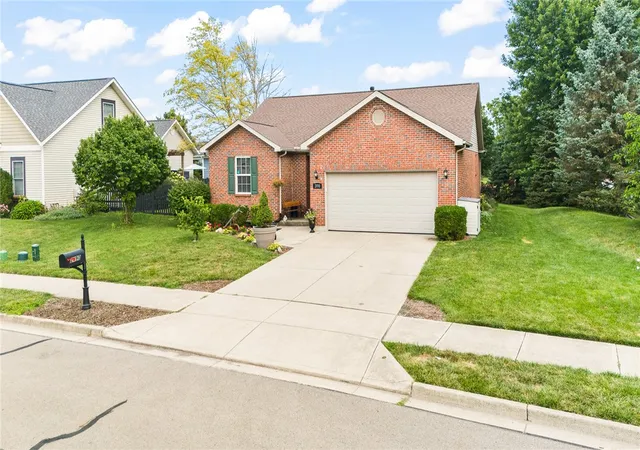 Photo 2 of Sale Pending at 2490 Meadowpoint Dr, Troy, OH 45373 | MLS# 964969 | Listing updated on 2026-08-24