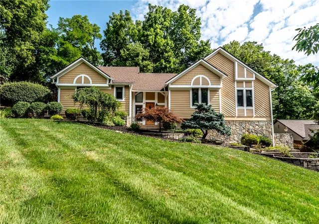 1st image of 180 Eleanor Dr, Springboro, OH 45066 | MLS# 964712
