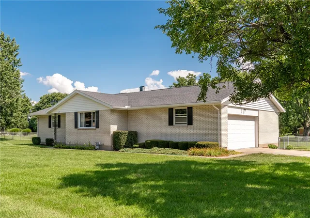 2nd image of 433 Kent Rd, Tipp City, OH 45371 | MLS# 964444