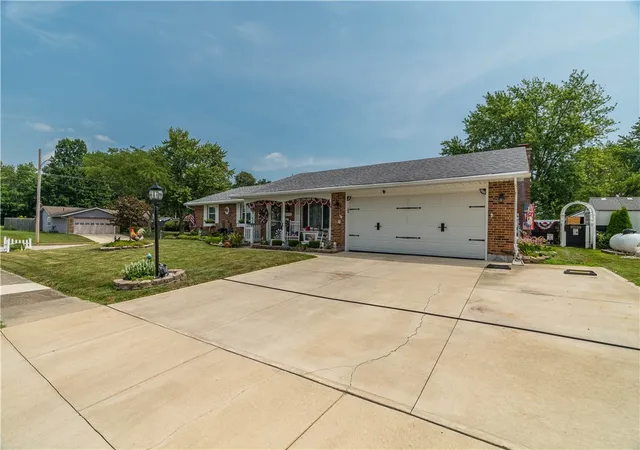 Photo 2 of Single family home for sale at 2442 Aldrin Dr, Sidney, OH 45365 | MLS# 965065 | Listing updated on 2026-08-25
