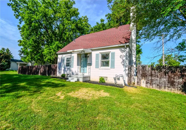 Photo 2 of Single family home for sale at 2901 Oakley Ave, Dayton, OH 45419 | MLS# 964569 | Listing updated on 2026-08-24