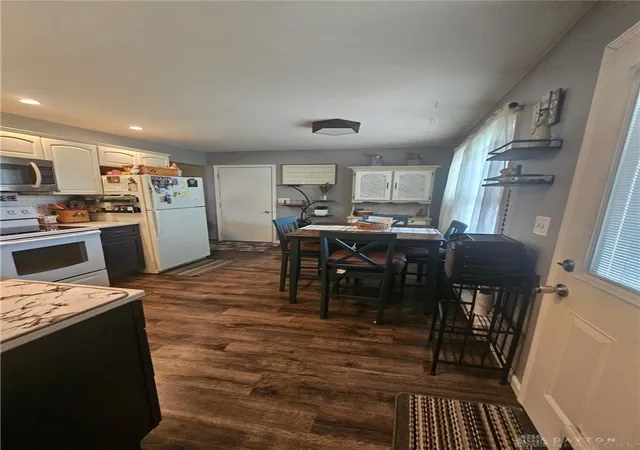 5th image of 706 Cedar Cir, Eaton, OH 45320 | MLS# 965071