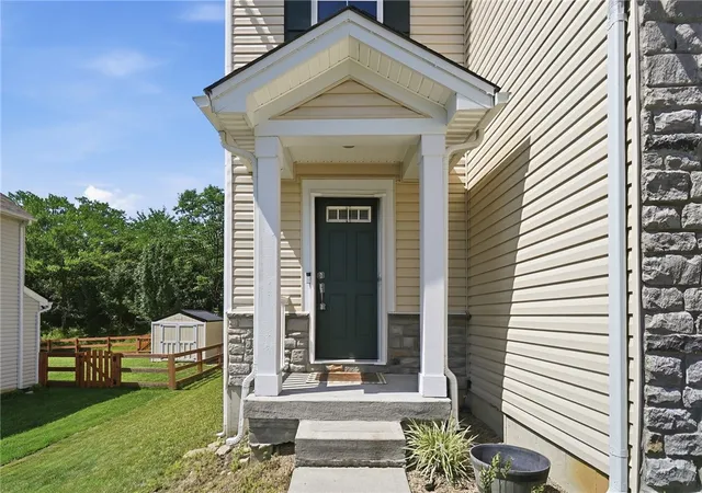 Photo 4 of Single family home for sale at 1022 Golden Oak Dr, Hamilton, OH 45013 | MLS# 965162 | Listing updated on 2026-08-25