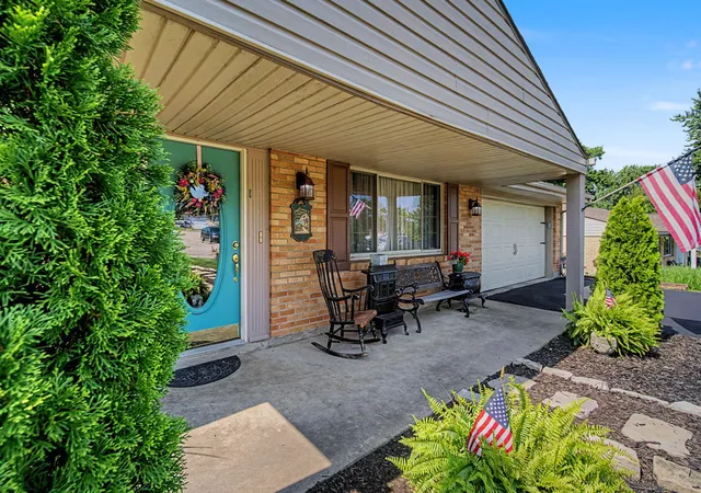 Photo 2 of Single family home for sale at 2560 Marigold Dr, Dayton, OH 45449 | MLS# 965153 | Listing updated on 2026-08-24