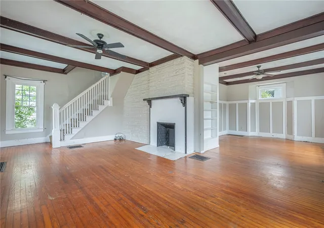 Photo 3 of Sale Pending at 555 E Madison Ave, Springfield, OH 45503 | MLS# 964154 | Listing updated on 2026-08-22