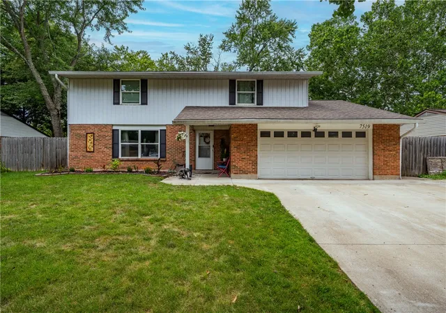 1st image of 7519 Rustic Woods Dr, Dayton, OH 45424 | MLS# 965121