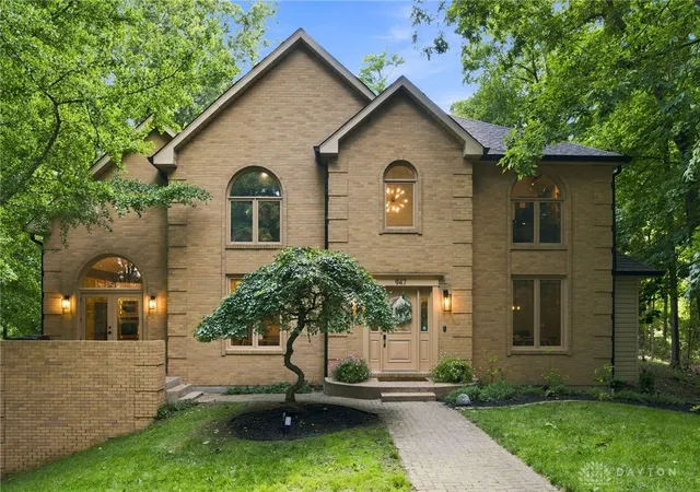 2nd image of 947 Woodcreek Dr, Milford, OH 45150 | MLS# 965326