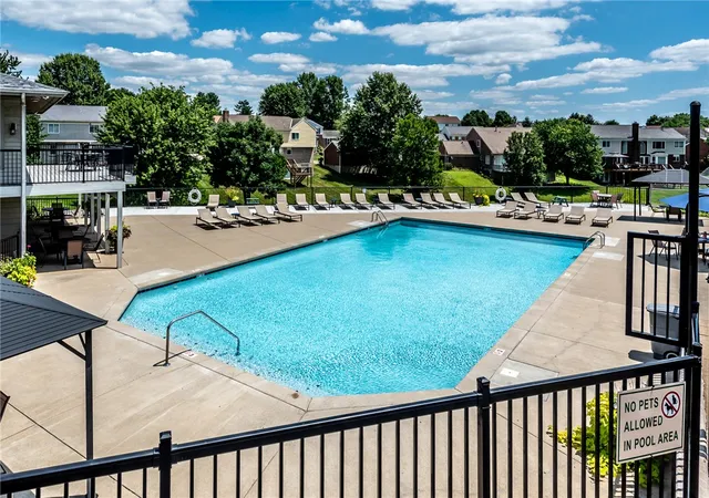 Listing Photo 2 - Condo for sale in building located at 4220 Endeavor Dr, Colerain Twp, OH 45252 - Unit #101