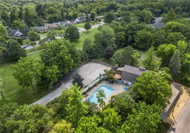 Photo 32 of Townhouse for sale at 19 Evergreen Cir, Cincinnati, OH 45215 | MLS# 965175 | Listing updated on 2026-08-21