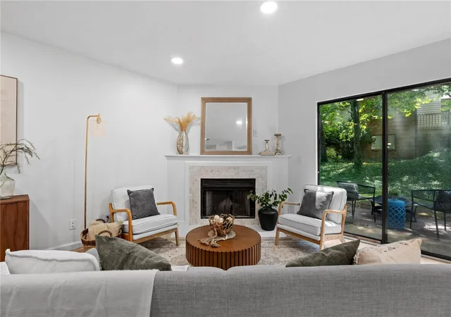 Photo 5 of Townhouse for sale at 19 Evergreen Cir, Cincinnati, OH 45215 | MLS# 965175 | Listing updated on 2026-08-21