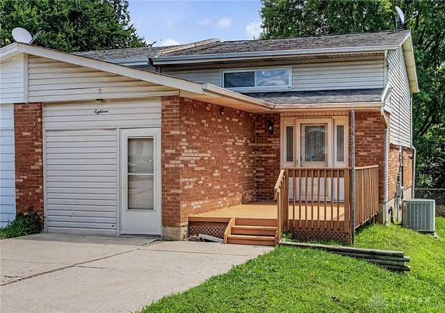Photo 1 of Single family home for sale at 18 Highridge Ct, Franklin, OH 45005 | MLS# 965421 | Listing updated on 2026-08-26
