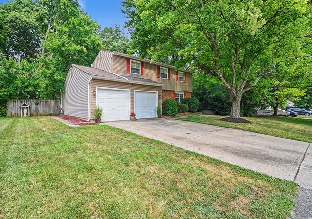 Photo 2 of Single family home for sale at 5627 Crestview Dr, Fairfield, OH 45014 | MLS# 965242 | Listing updated on 2026-08-20