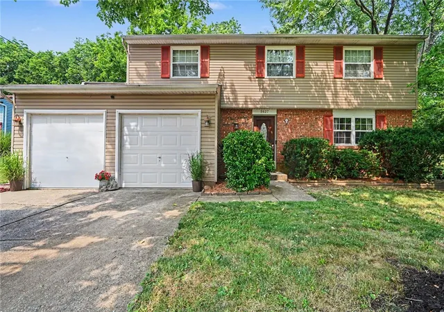 Photo 3 of Single family home for sale at 5627 Crestview Dr, Fairfield, OH 45014 | MLS# 965242 | Listing updated on 2026-08-20