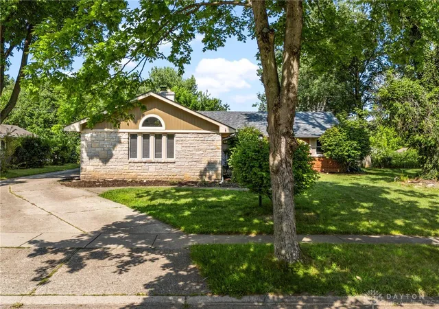 Photo 2 of Sale Pending at 4763 Ridgebury Dr, Dayton, OH 45440 | MLS# 965450 | Listing updated on 2026-08-24