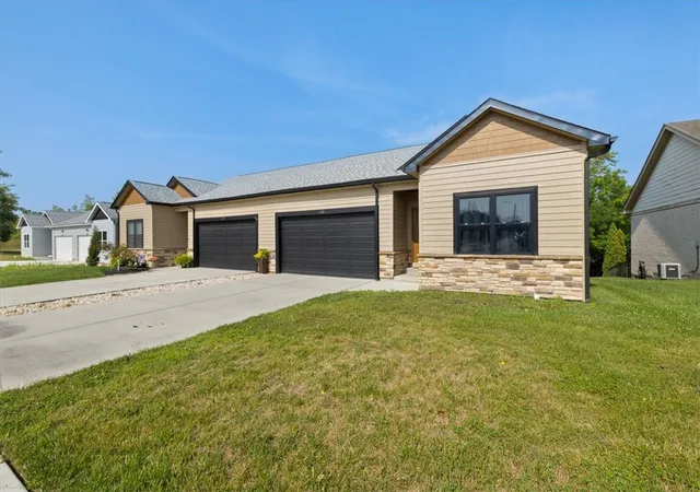 Photo 2 of Townhouse for sale at 693 Waldsmith Way, Vandalia, OH 45377 | MLS# 964562 | Listing updated on 2026-08-18