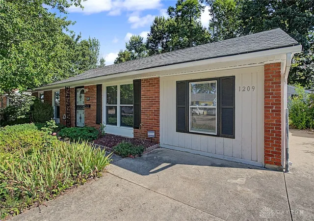 2nd image of 1209 Hemlock Wy, New Carlisle, OH 45344 | MLS# 965194