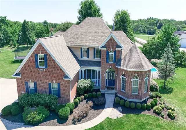 1st image of 7596 Woodbridge Ct, Springboro, OH 45066 | MLS# 965387
