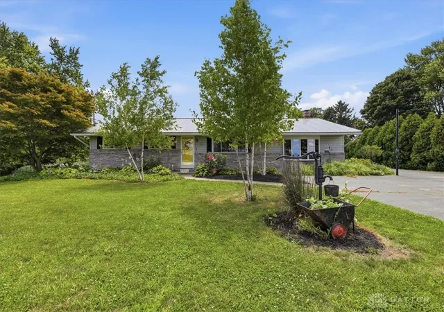2nd image of 6343 Old Columbus Rd, Springfield, OH 45502 | MLS# 965481