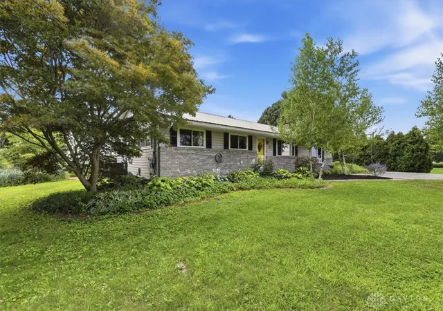 60th image of 6343 Old Columbus Rd, Springfield, OH 45502 | MLS# 965481