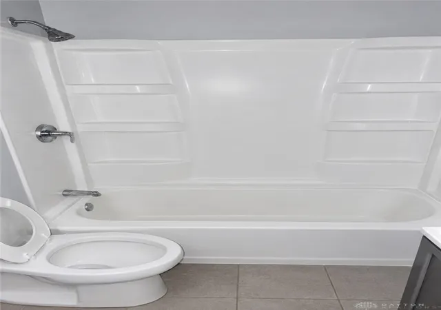 Listing Photo 5 - Condo for sale in building located at 27 Davis Ave, Dayton, OH 45403