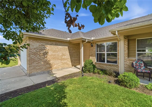 2nd image of 108 Clubhouse Ln, Lebanon, OH 45036 | MLS# 965323