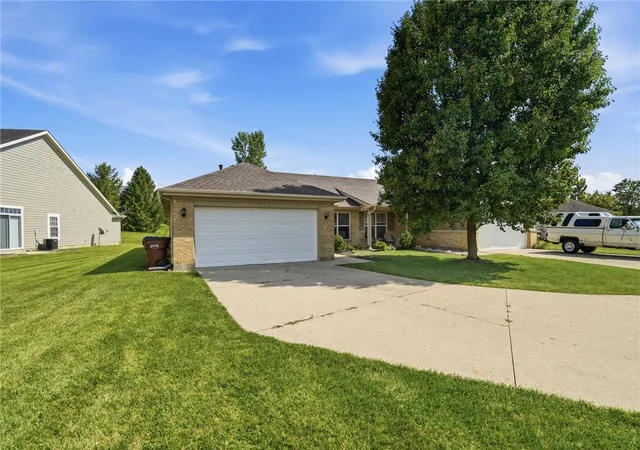 Photo 3 of Sale Pending at 108 Clubhouse Ln, Lebanon, OH 45036 | MLS# 965323 | Listing updated on 2026-08-17
