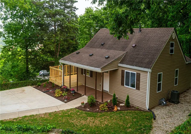 Photo 3 of Single family home for sale at 518 W Linden Ave, Miamisburg, OH 45342 | MLS# 965590 | Listing updated on 2026-08-20