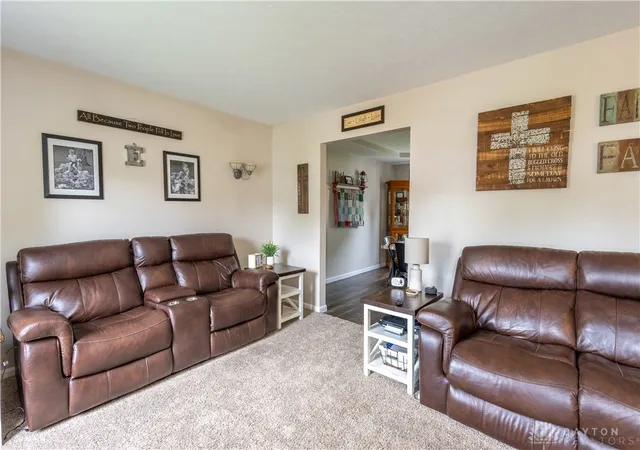 4th image of 1599 Woodside Dr, Wilmington, OH 45177 | MLS# 965736