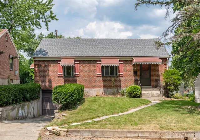 Photo 2 of Single family home for sale at 333 Castlewood Ave, Dayton, OH 45405 | MLS# 965219 | Listing updated on 2026-08-21