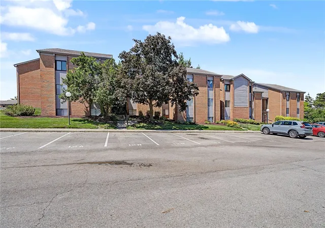 Photo 3 of Condo for sale at 1110 Eagle Feather Cir #C, West Carrollton, OH 45449 | MLS# 965919 | Listing updated on 2026-08-06