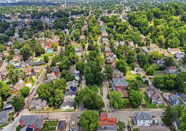 2nd image of 112 Park Dr, Dayton, OH 45410 | MLS# 965803