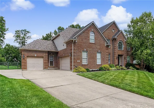 2nd image of 50 Bridgewater Dr, South Lebanon, OH 45065 | MLS# 965825