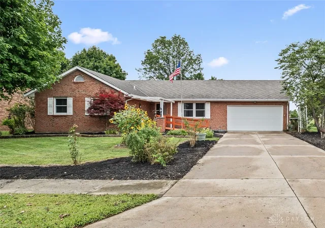 1st image of 429 Meadowlark Ln, Eaton, OH 45320 | MLS# 965938
