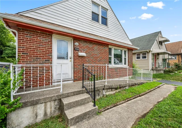 Photo 3 of Single family home for sale at 246 N Cherrywood Ave, Dayton, OH 45403 | MLS# 964894 | Listing updated on 2026-08-06